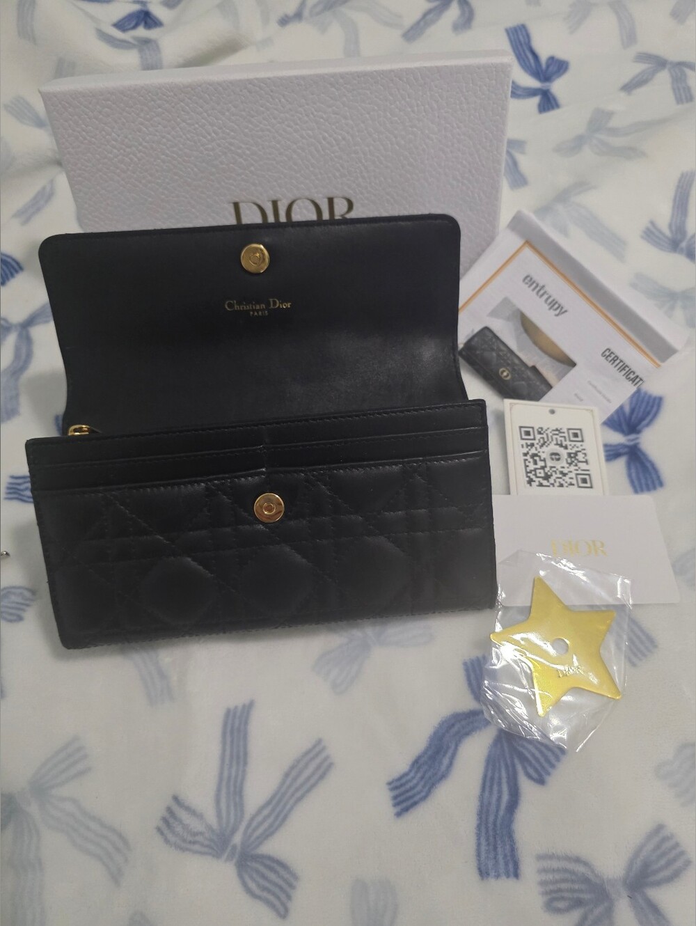 Dior Black Quilted Leather Wallet with Gold-Tone Hardware - Picture 7 of 8